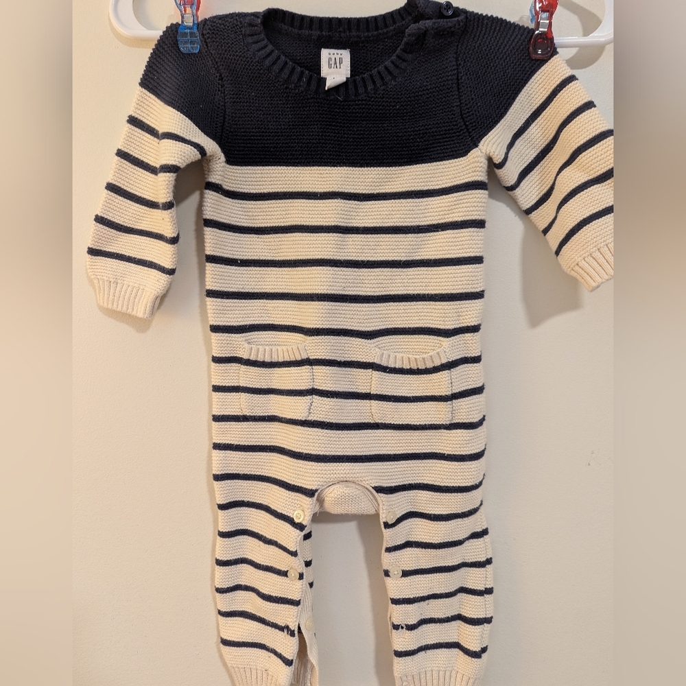 GAP Kids Navy and Cream Striped Footie
